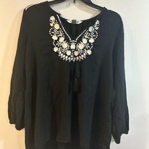 Old navy the tunic shirt size medium shirt black with white embroidery